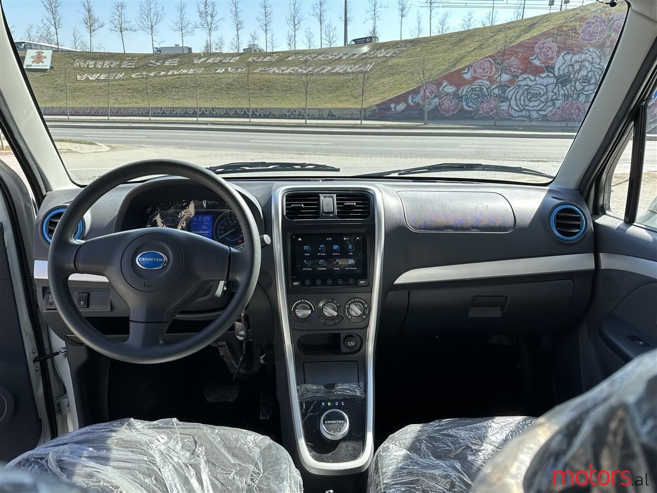 2023' Volkswagen Caddy photo #4