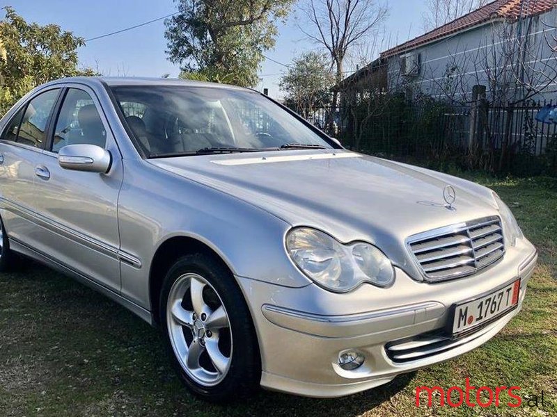 2005' Mercedes-Benz C 220 photo #2