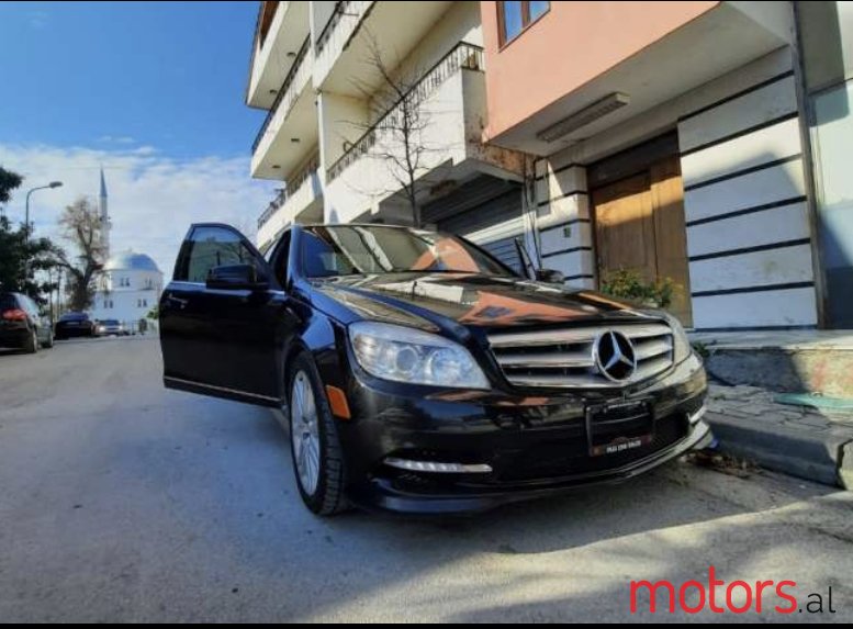 2011' Mercedes-Benz C-Class photo #1