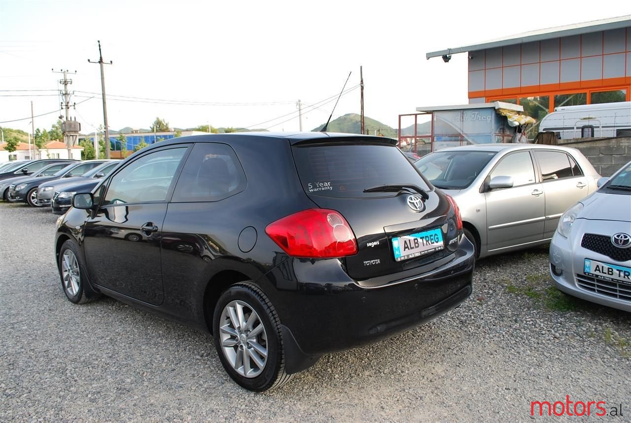 2010' Toyota Auris photo #4