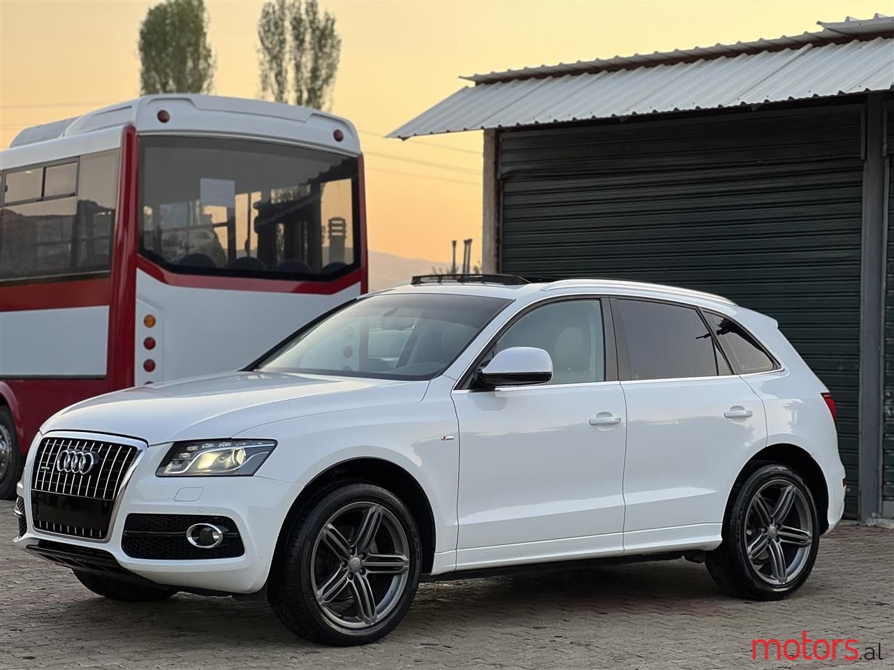 2011' Audi Q5 photo #3