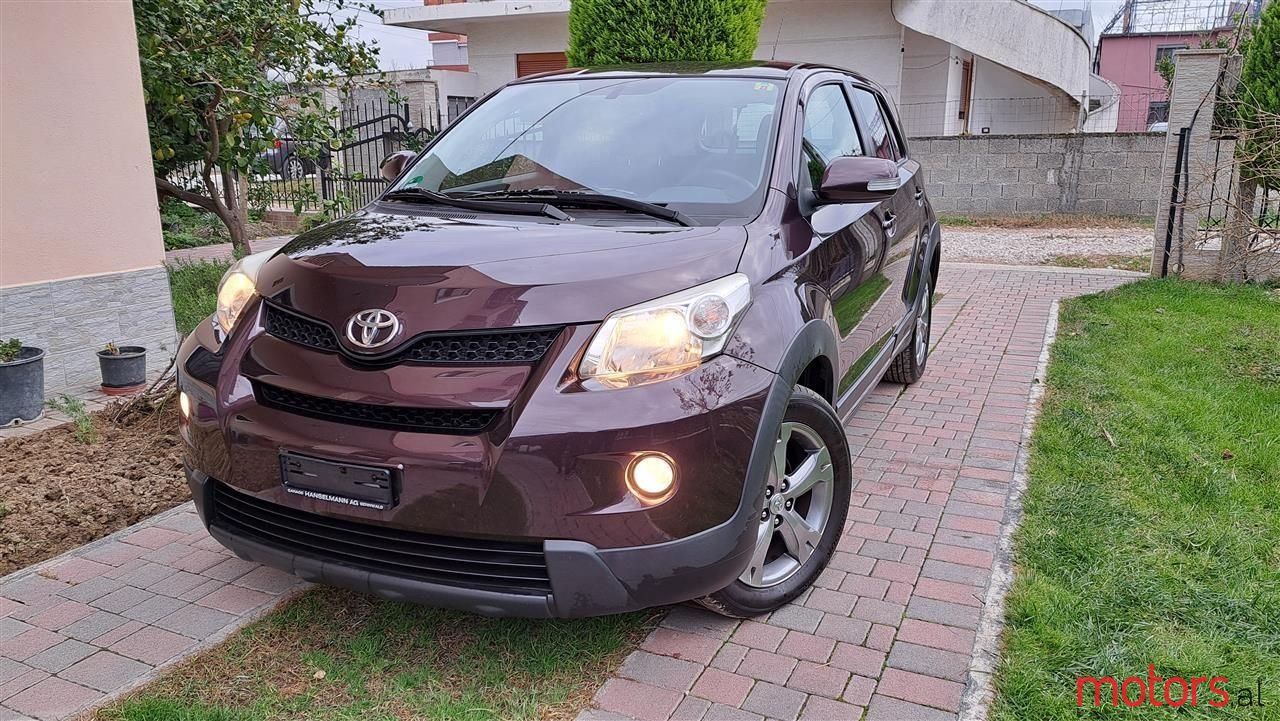 2011' Toyota Urban Cruiser photo #1