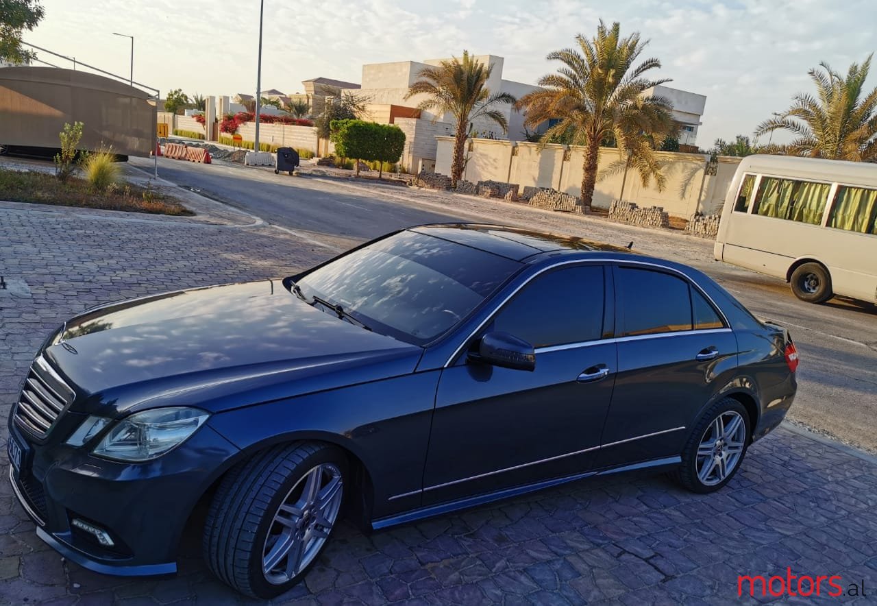 2010' Mercedes-Benz E-Class photo #5