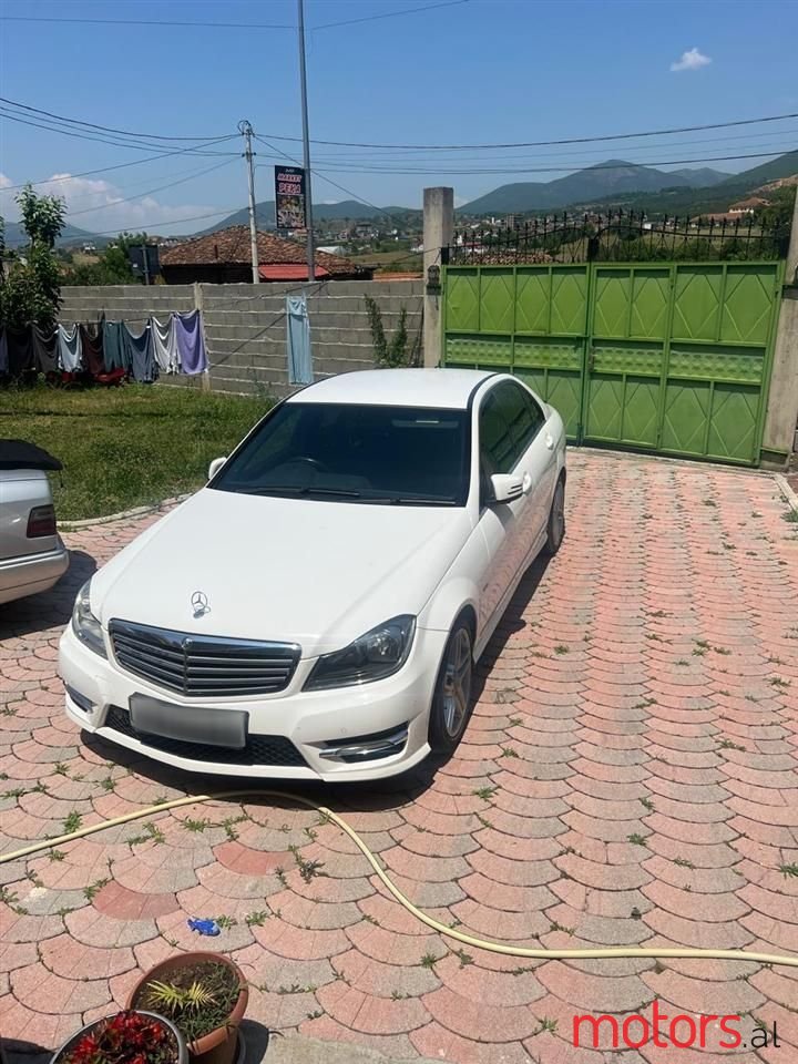 2012' Mercedes-Benz C 350 photo #1