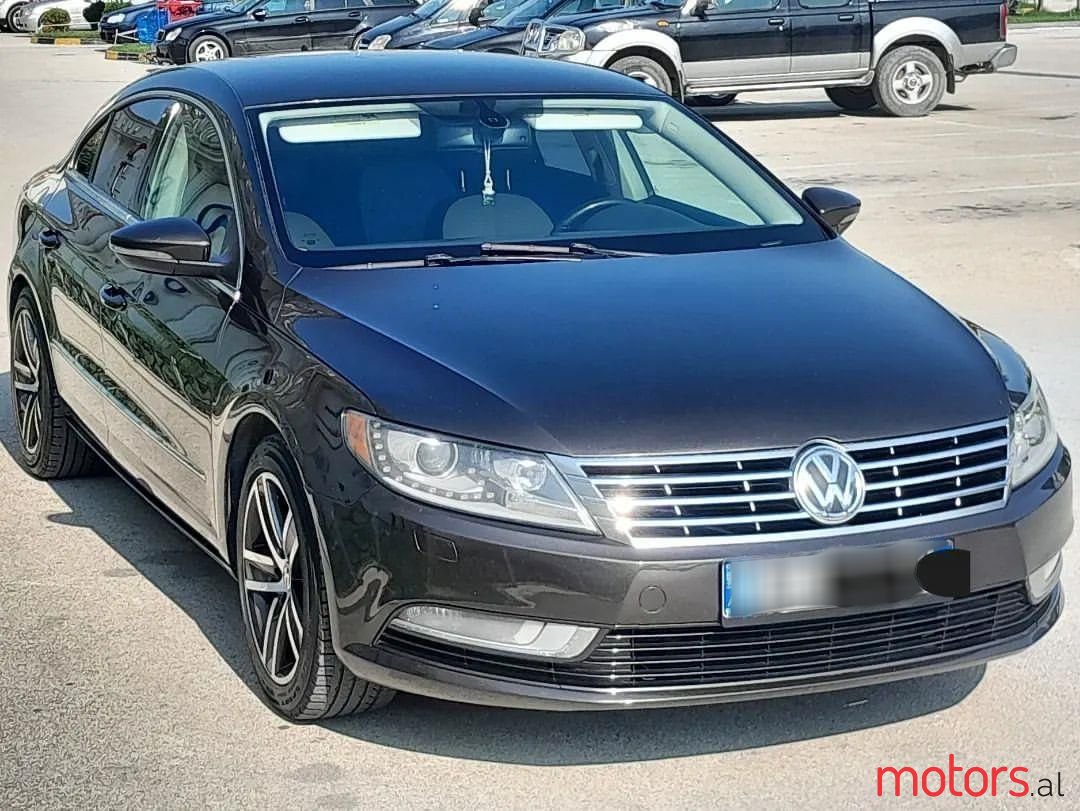 2014' Volkswagen Passat photo #2