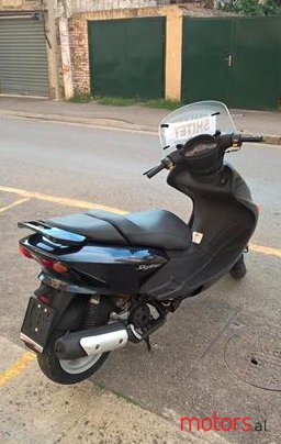 1999' Yamaha Majesty photo #1