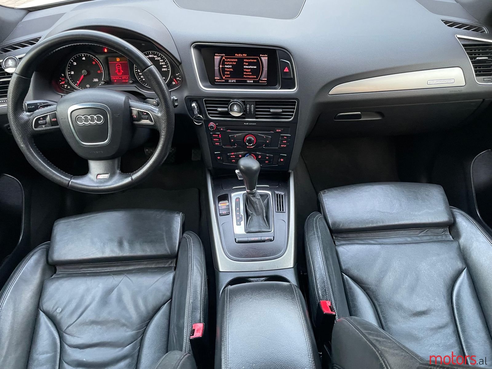 2010' Audi Q5 photo #1