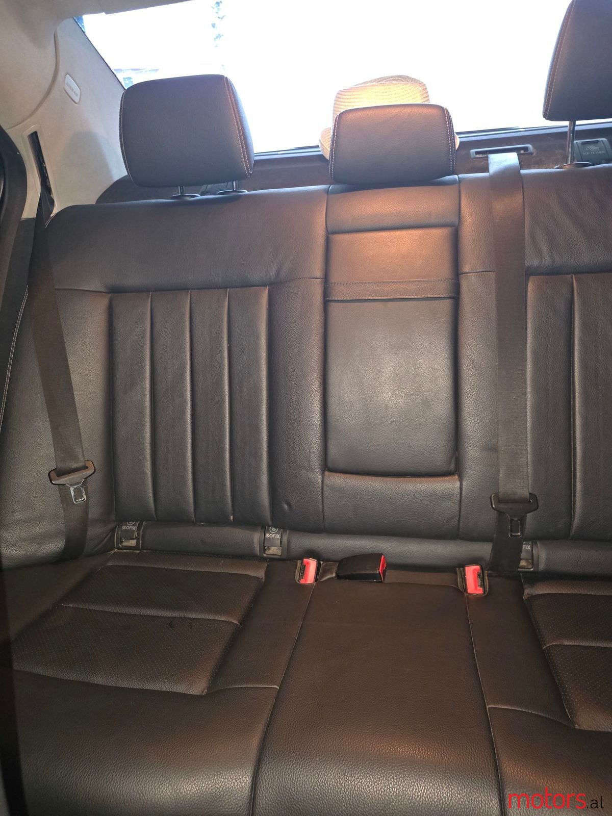 2010' Mercedes-Benz E 220 photo #1