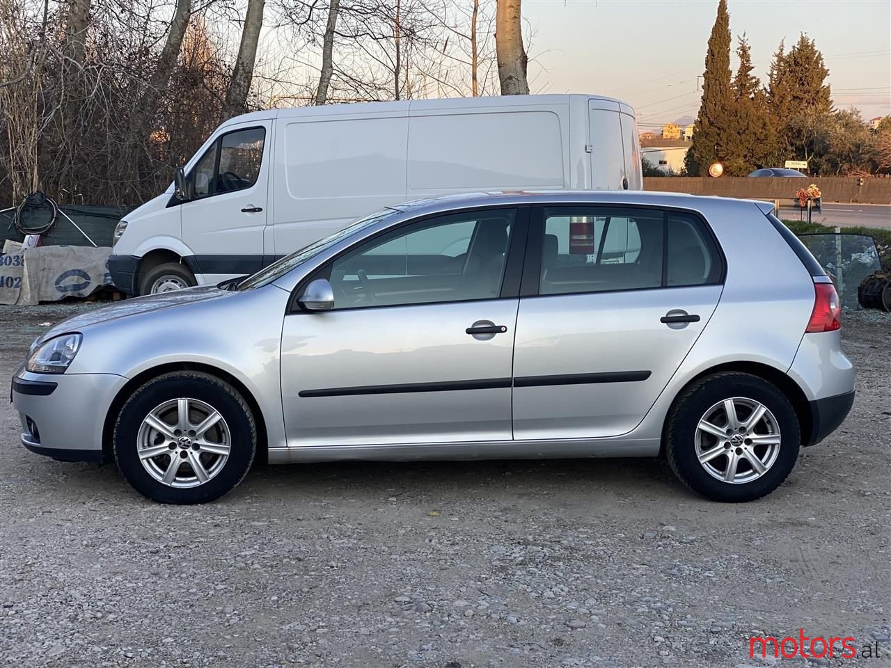 2005' Volkswagen Golf photo #2