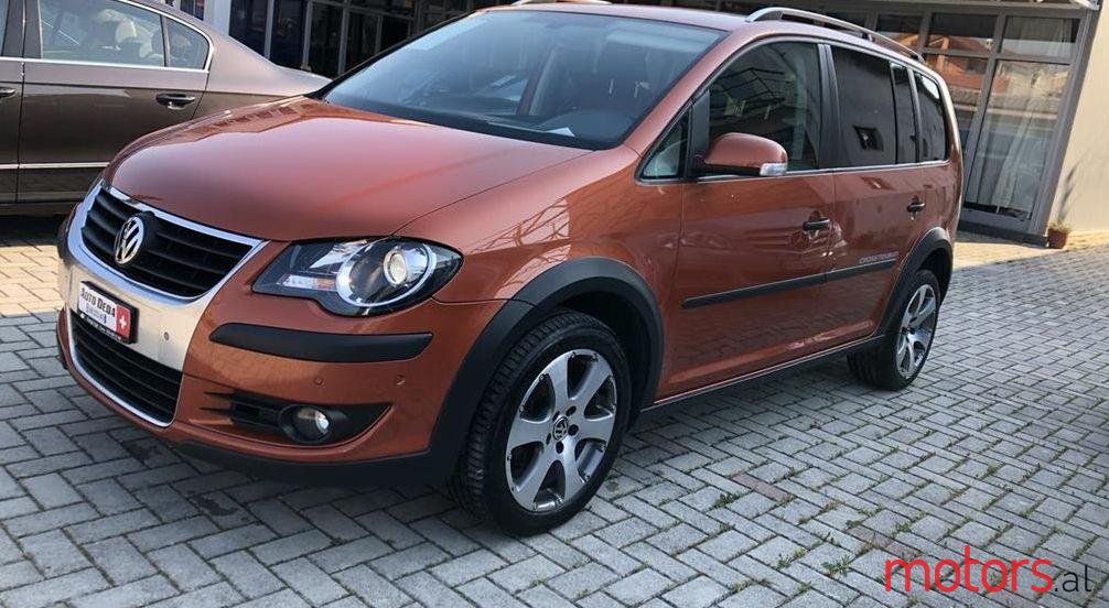 2007' Volkswagen Touran photo #1