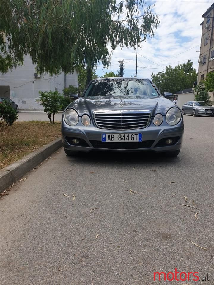 2009' Mercedes-Benz E 280 photo #1