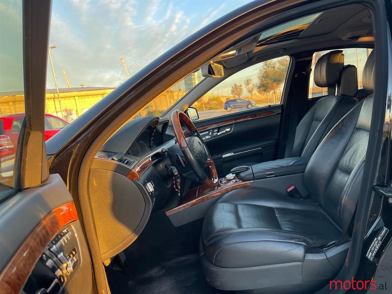 2012' Mercedes-Benz S 350 photo #2