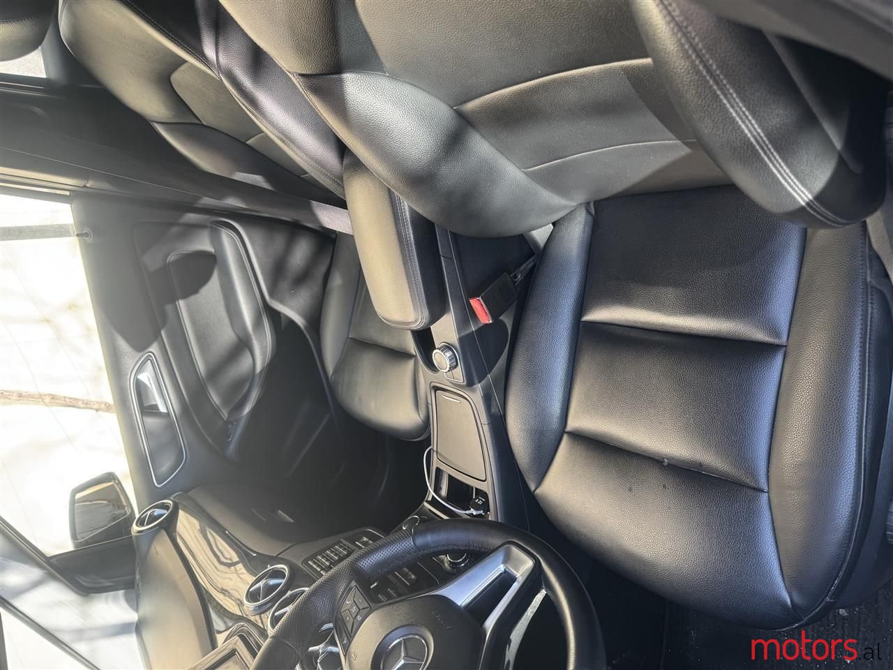 2012' Mercedes-Benz B 180 photo #6