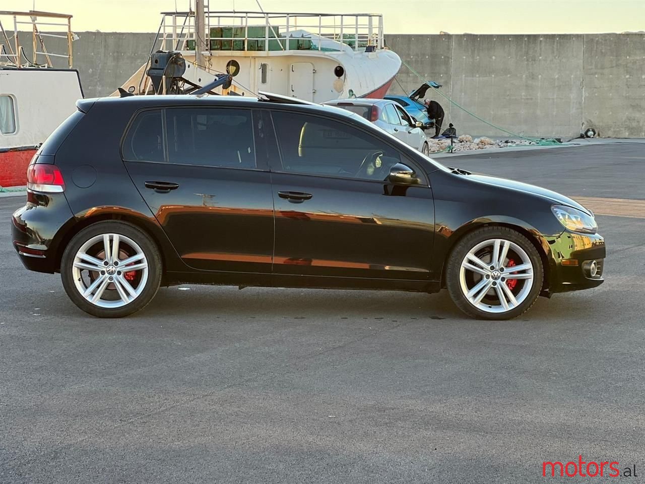 2012' Volkswagen Golf photo #6