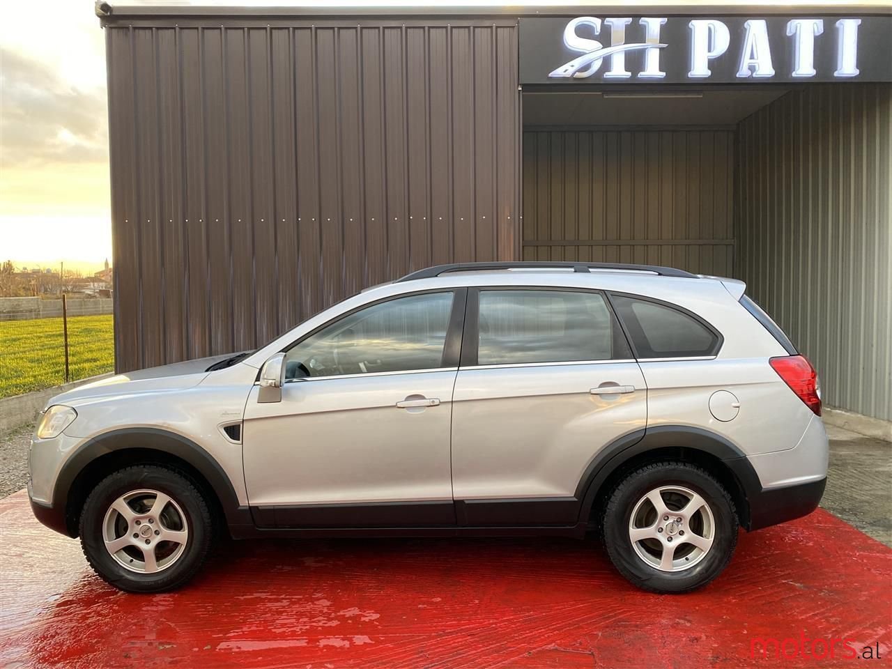 2008' Chevrolet Captiva photo #3