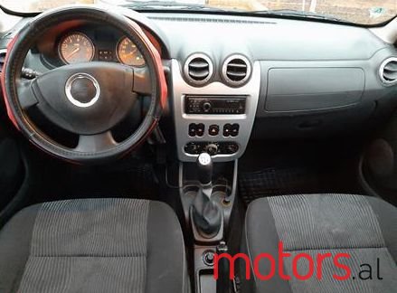 2009' Dacia Sandero photo #5