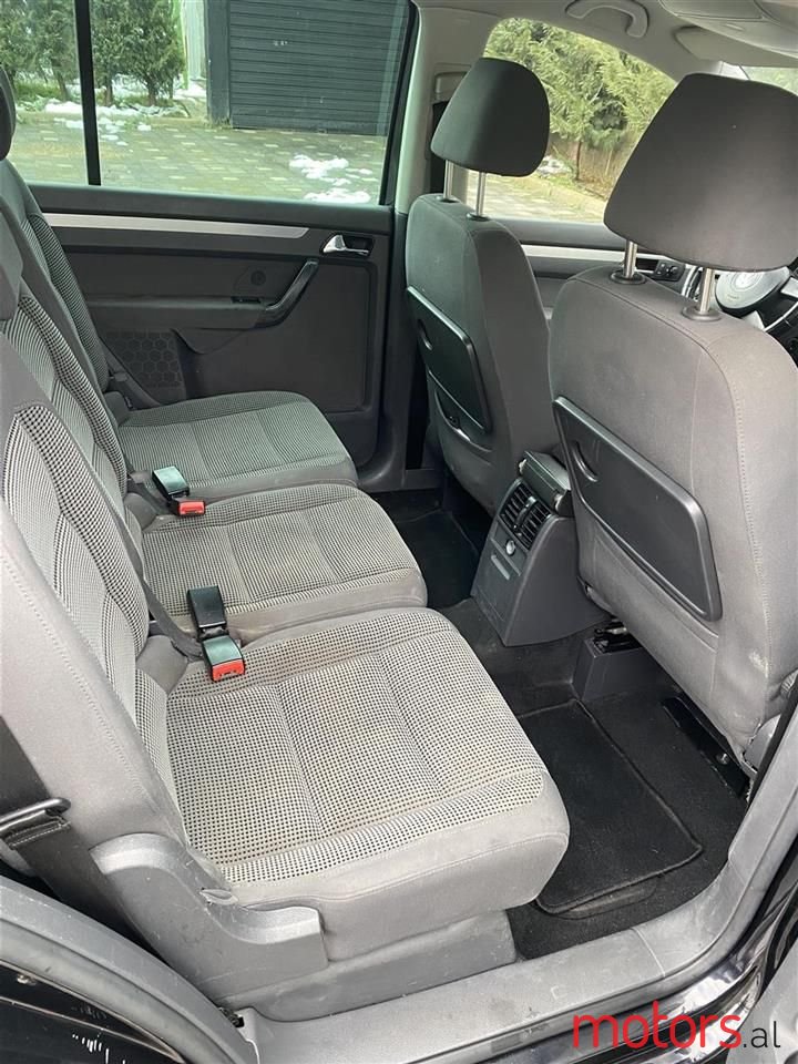 2006' Volkswagen Touran photo #4