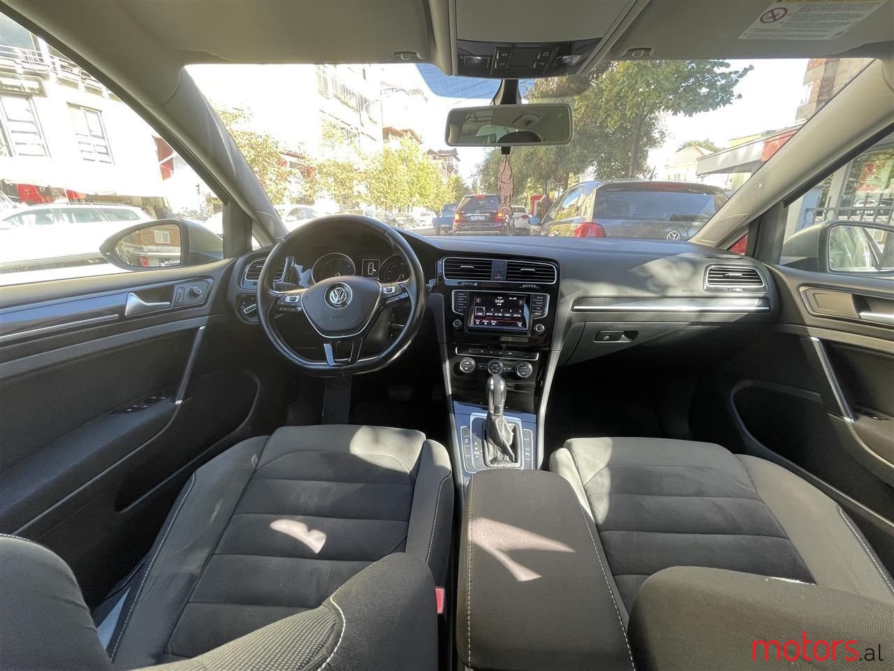 2013' Volkswagen Golf photo #2