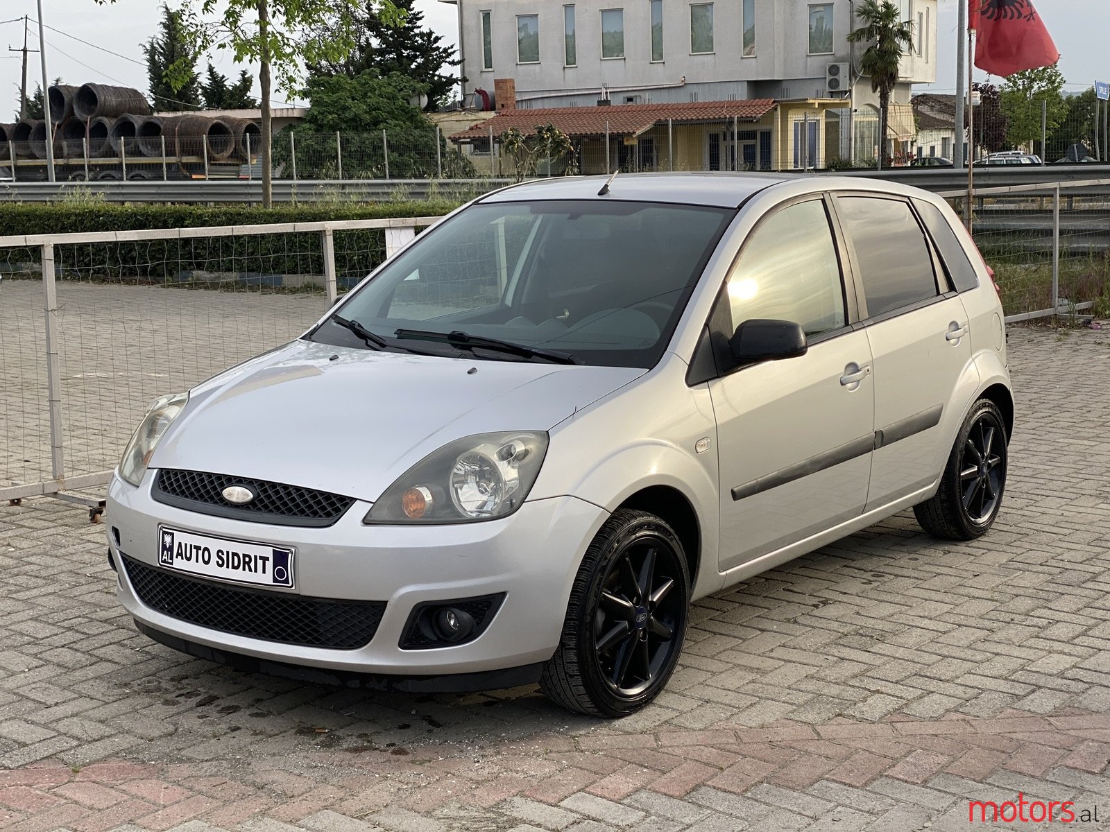 2006' Ford Fiesta photo #2