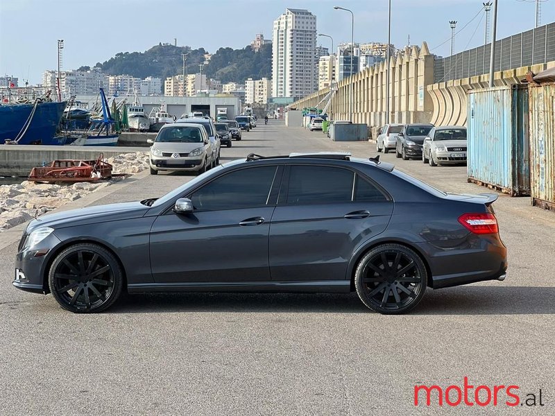 2010' Mercedes-Benz E 55 AMG photo #2