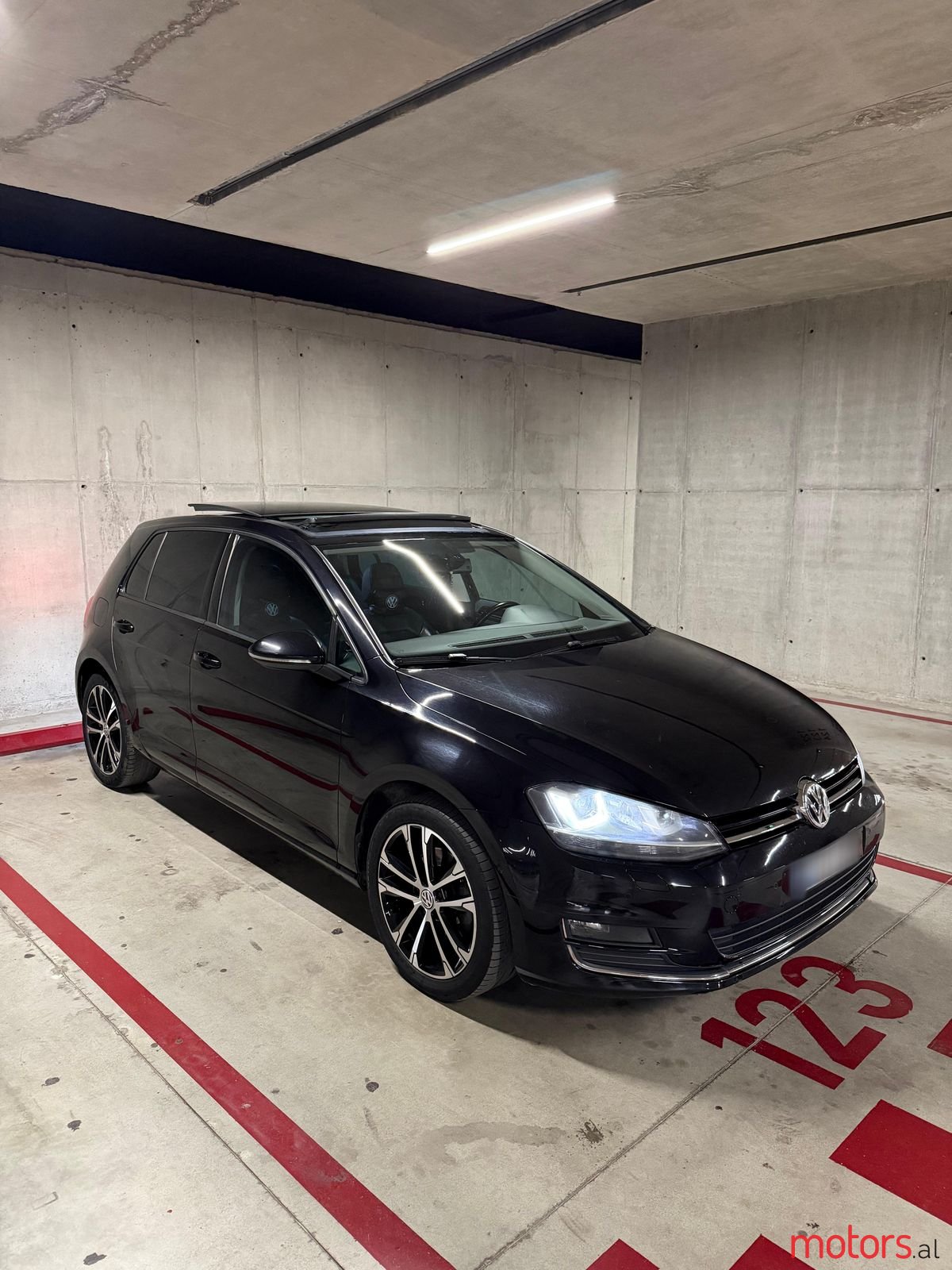 2013' Volkswagen Golf photo #2