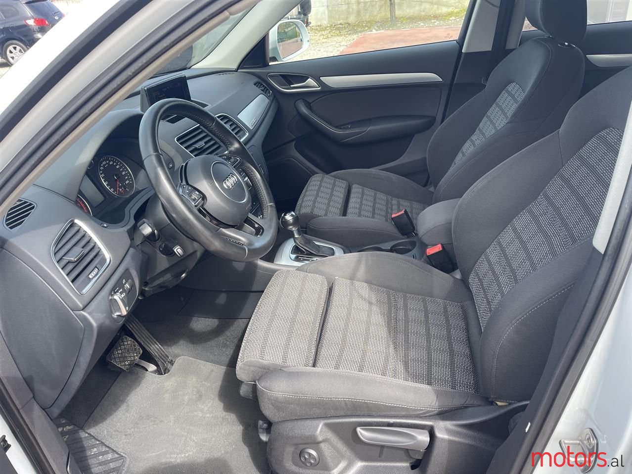 2012' Audi Q3 photo #6