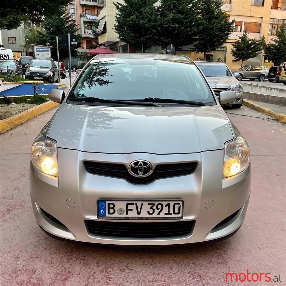 2008' Toyota Auris photo #1