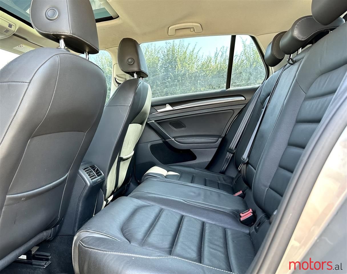 2015' Volkswagen Golf photo #3