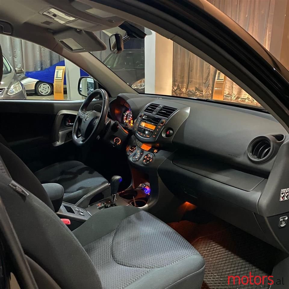 2010' Toyota RAV4 photo #3