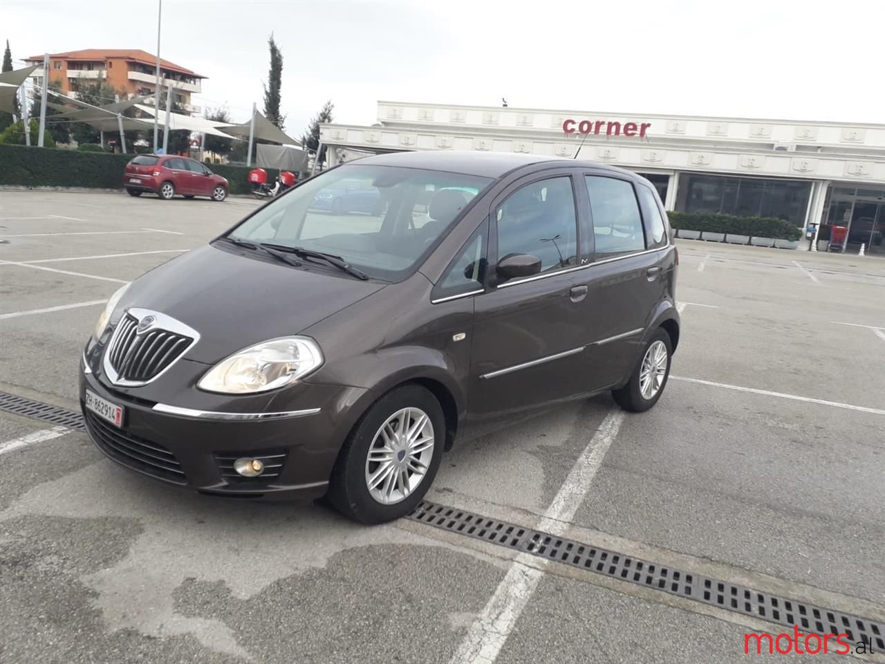 2010' Lancia Musa photo #1