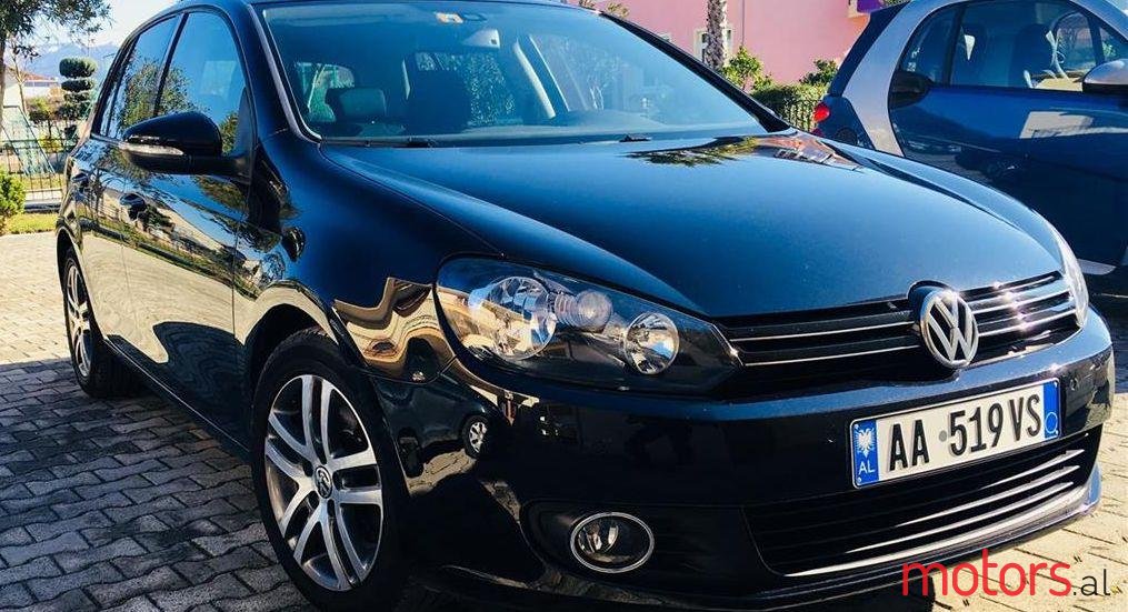 2009' Volkswagen Golf photo #1