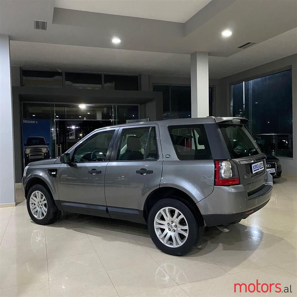 2011' Land Rover Freelander photo #2