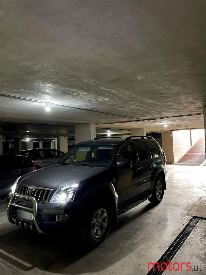 2005' Toyota Land Crusier photo #1