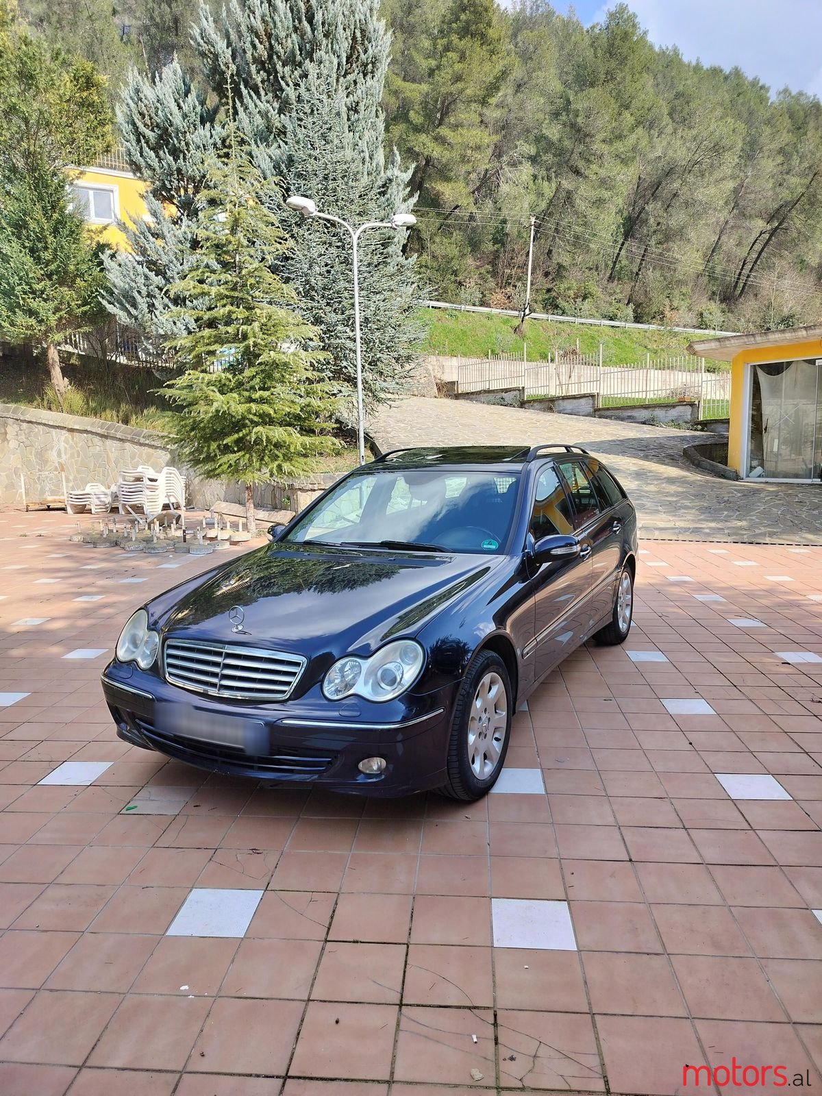 2005' Mercedes-Benz C 220 photo #1