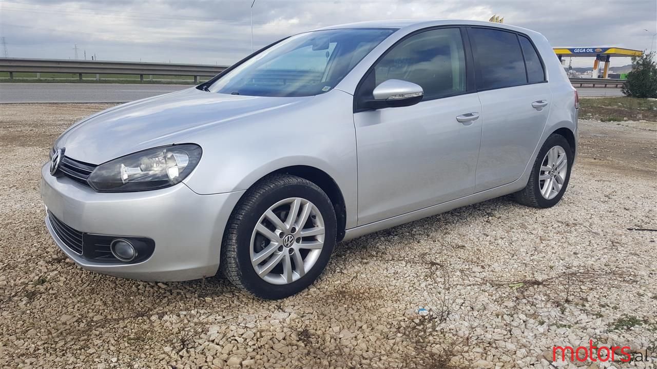 2010' Volkswagen Golf photo #1