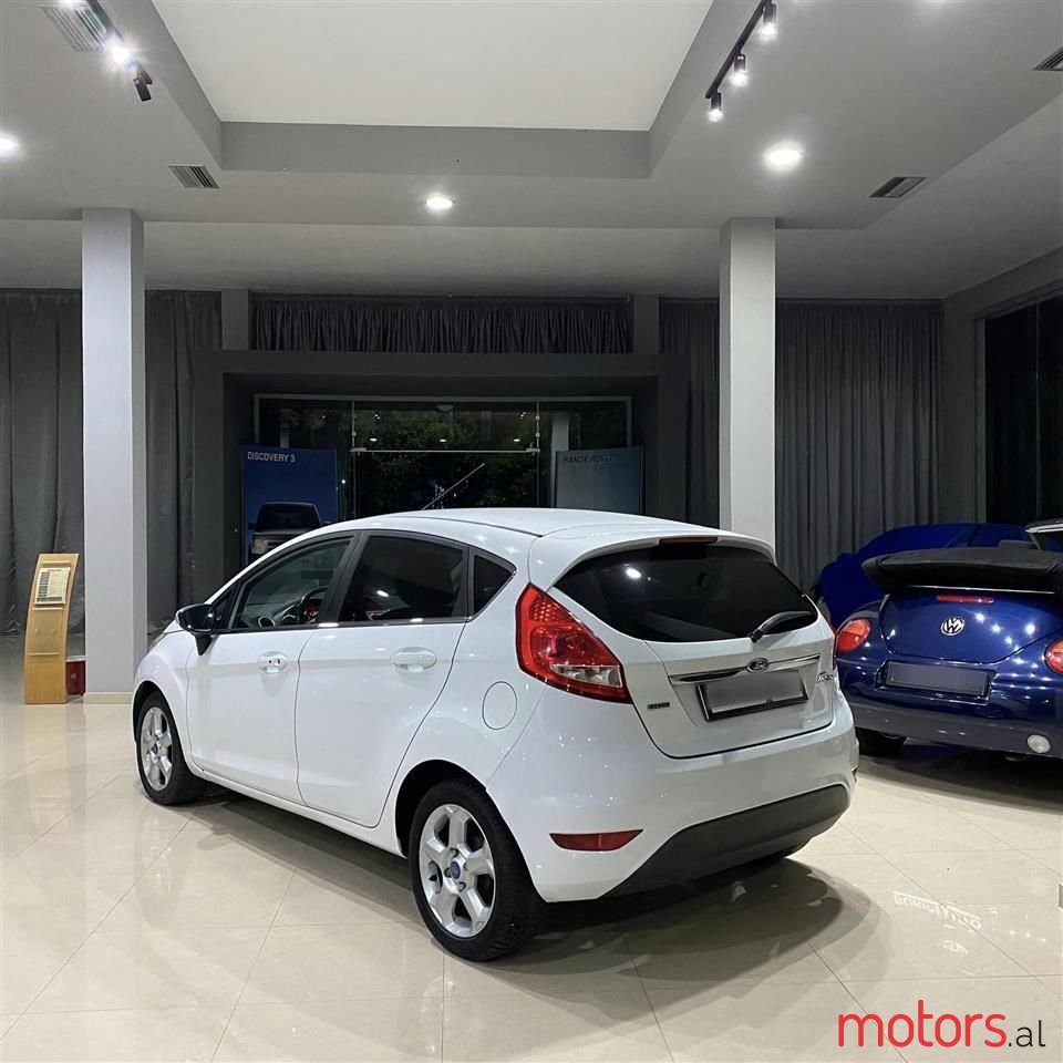 2011' Ford Fiesta photo #4