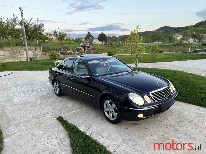 2006' Mercedes-Benz E 220 photo #2