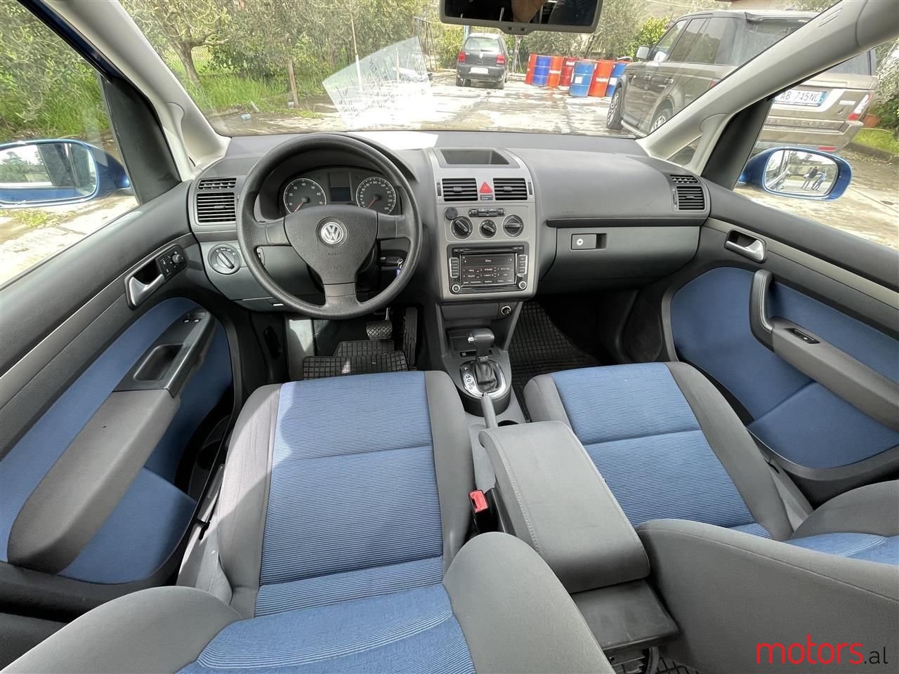 2009' Volkswagen Touran photo #3