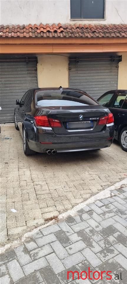 2010' BMW 530 photo #6