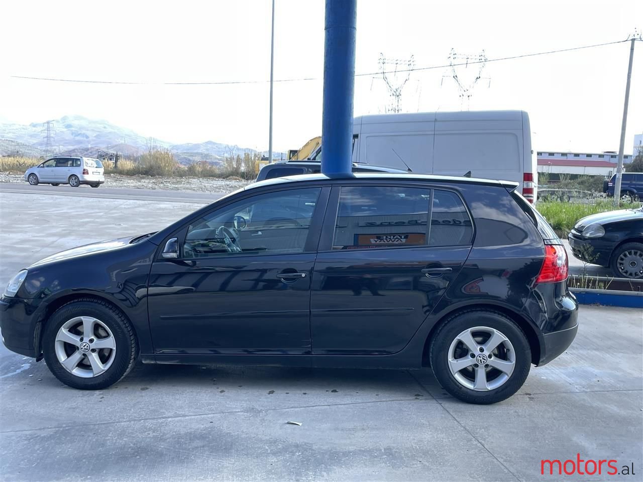 2007' Volkswagen Golf photo #6