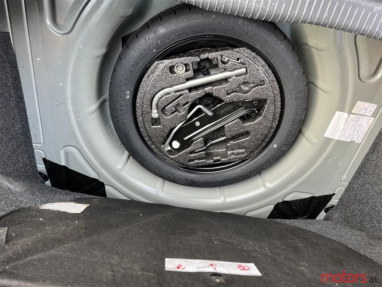 2011' Volkswagen Golf photo #4