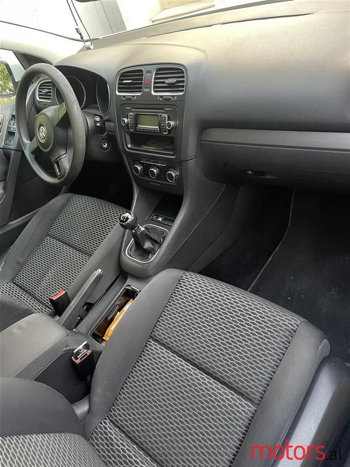 2010' Volkswagen Golf photo #3