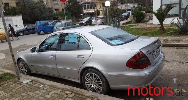 2004' Mercedes-Benz E-Class photo #1