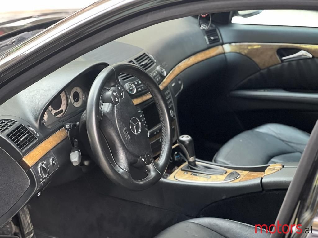 2006' Mercedes-Benz 320 photo #3