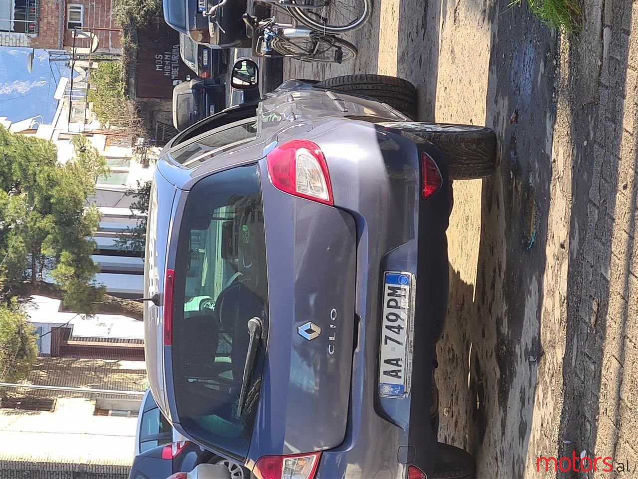 2009' Renault Clio photo #3