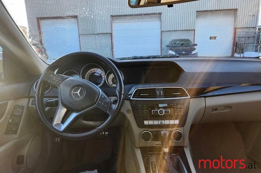 2012' Mercedes-Benz 250 photo #5