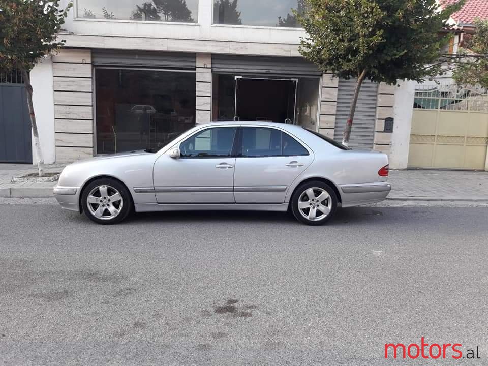 2002' Mercedes-Benz 260E Mercedez Benz  E270 CDi photo #2