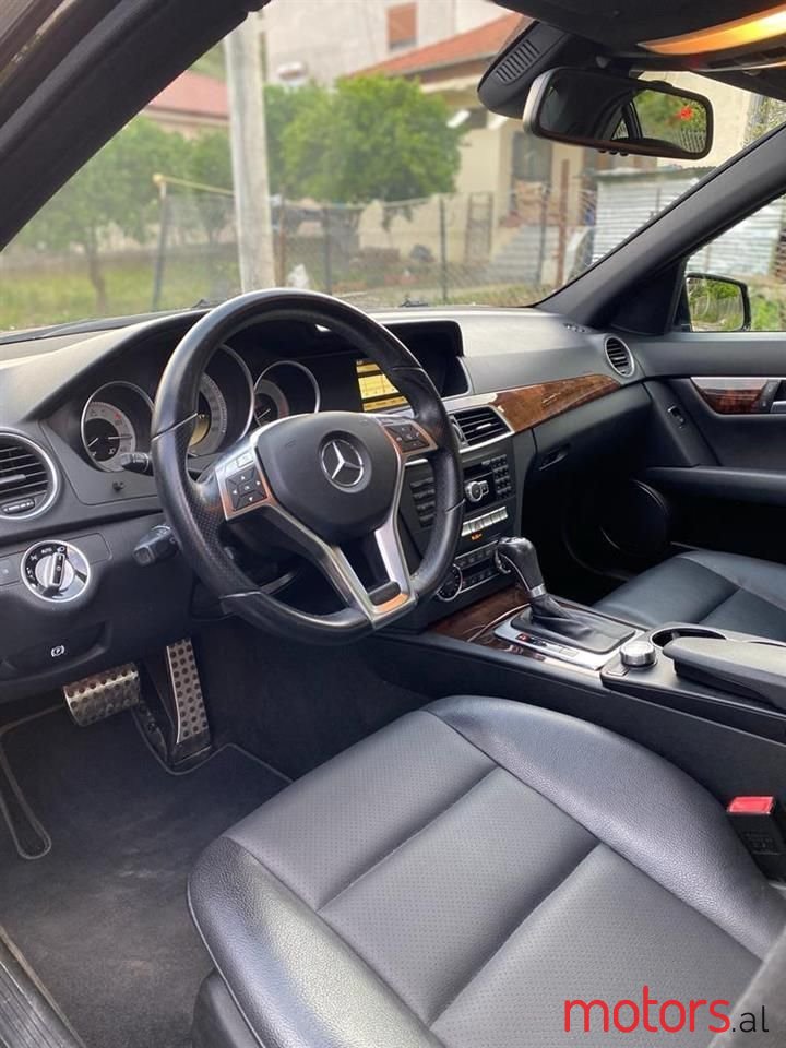 2012' Mercedes-Benz C 300 photo #5