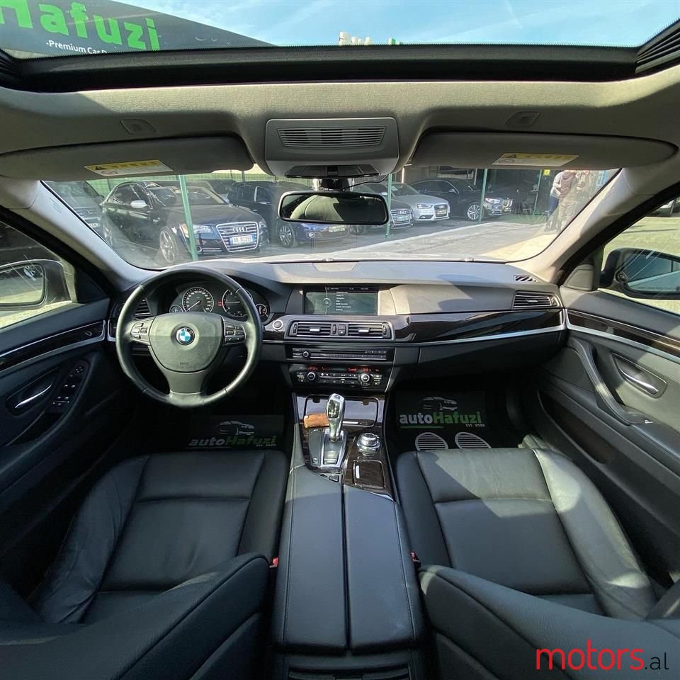 2011' BMW 520 photo #3