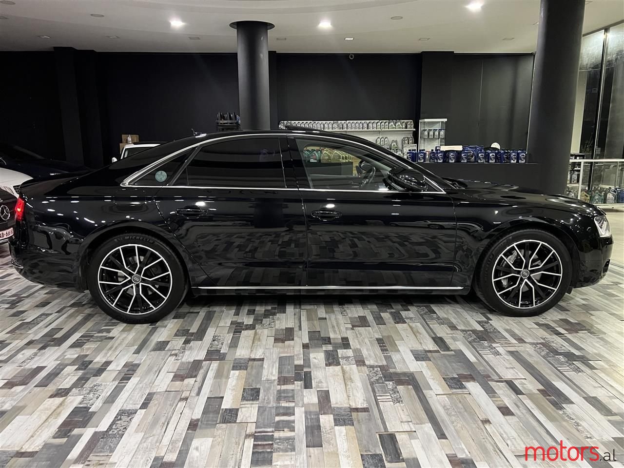 2013' Audi A8 photo #3